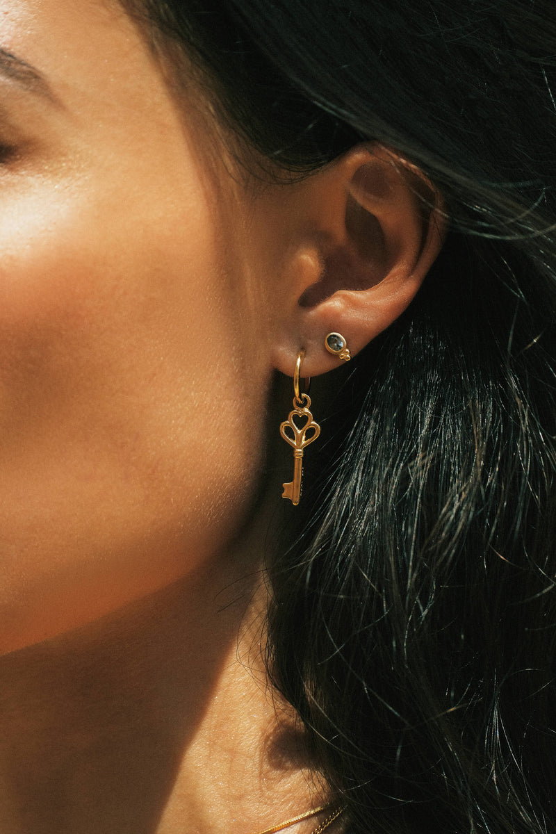 Carbon Oval Stud Oorbel - Goud