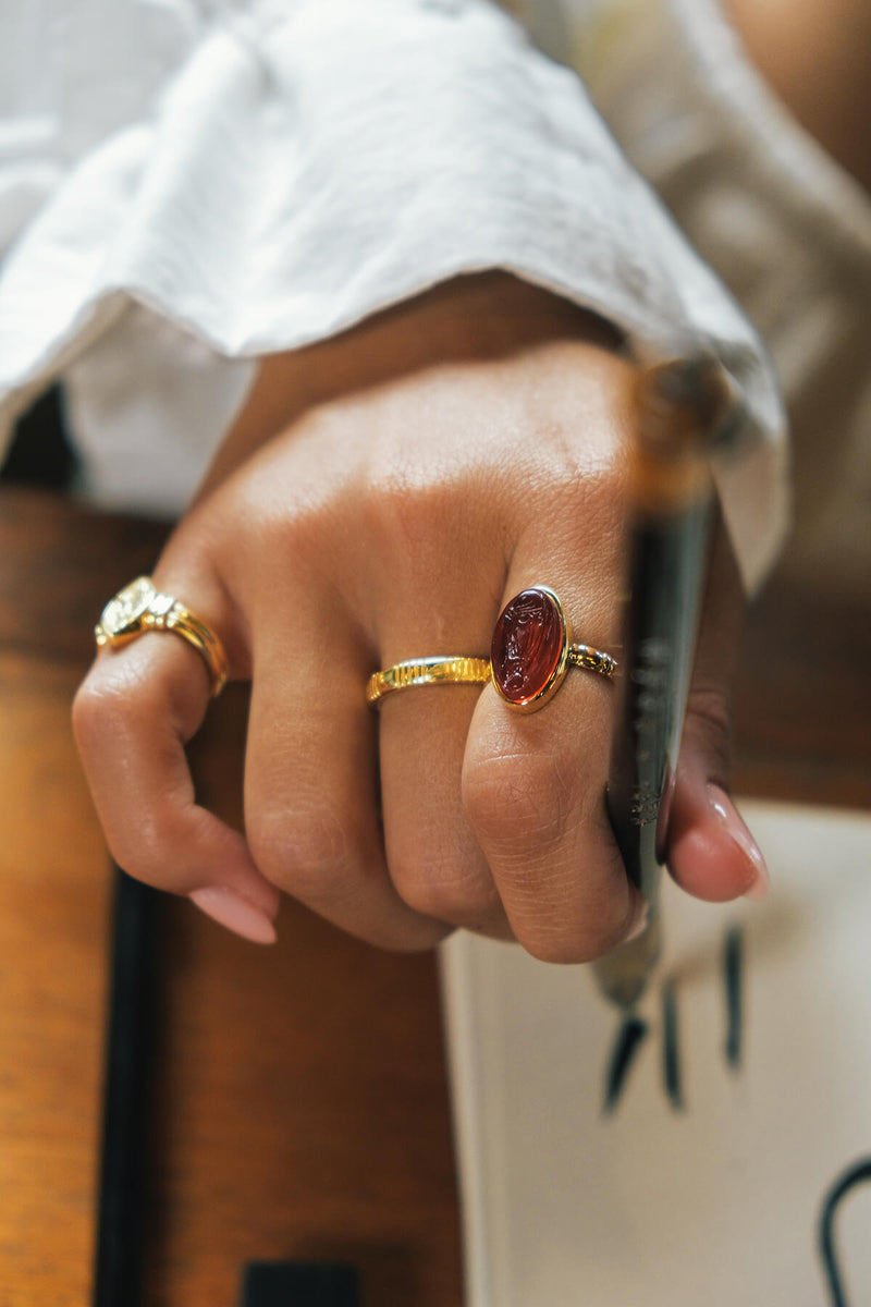 Enchanted Ruby Ring - Goud