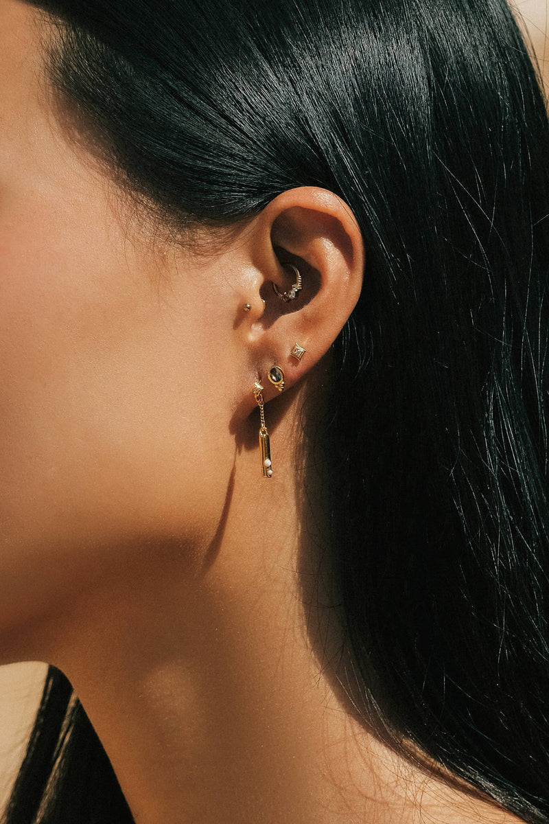 Carbon Oval Stud Oorbel - Goud