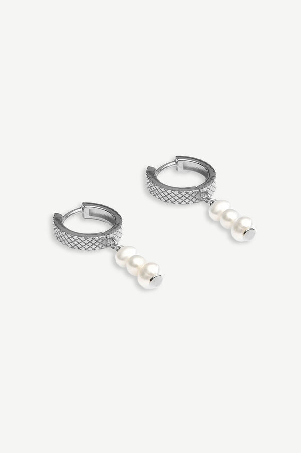 Serpent Pearl Hugging Hoops Oorbellen - Zilver