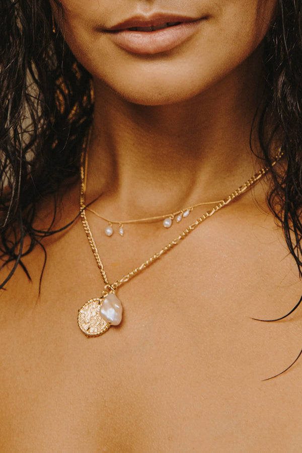 pearl drop + fishbone coin ketting